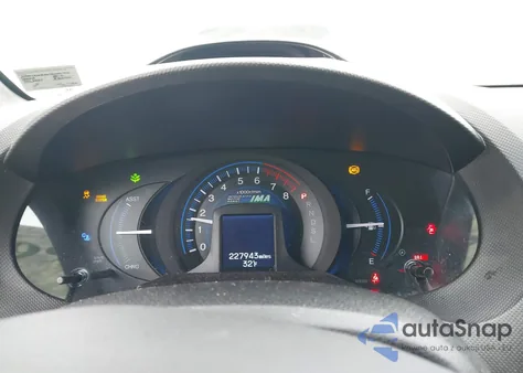 2012 Honda Insight z USA, uszkodzony, nr VIN JHMZE2H3XCS000193